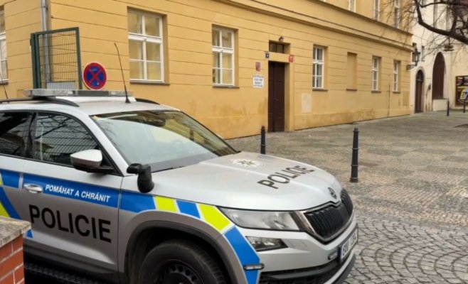 Студент в школе в центре Праги якобы угрожал насилием. Полиция задержала его и проверяет обстоятельства