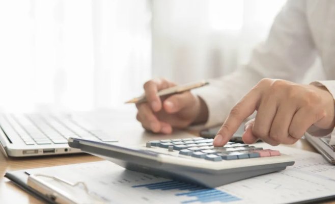 Снижение взносов для самозанятых нашло поддержку даже в уходящем правительстве. Оценки последствий расходятся на миллиарды