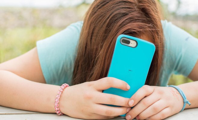 Шантаж, оскорбления и злоупотребление ИИ: онлайн-агрессия среди подростков стремительно растёт, показало исследование