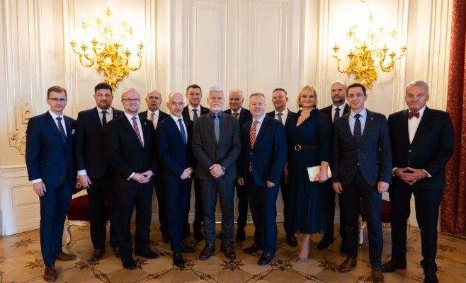 Губернаторам и мэрам поднимут зарплаты сильнее, чем депутатам: кто и сколько будет получать