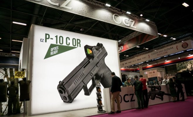Немецкие военные переходят на чешские пистолеты