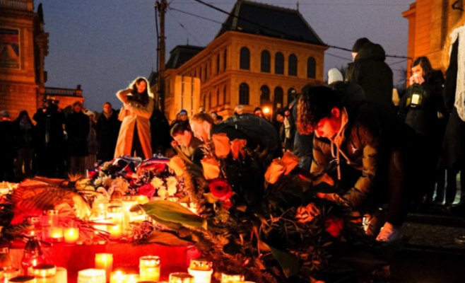 Люди почтили годовщину трагической стрельбы на философском факультете в Праге