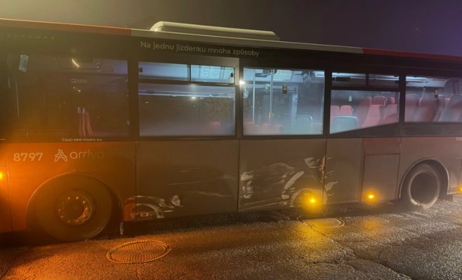 Водитель устроил аварию на угнанном автомобиле и скрылся — полиция объявила розыск