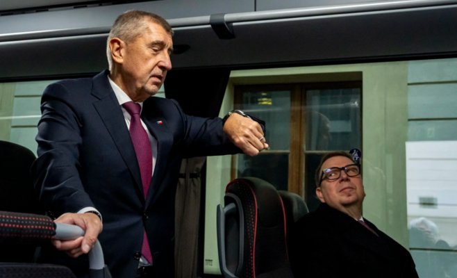 Правительство сокращает 322 чиновничьих должности. Это только начало, заявляет Бабиш