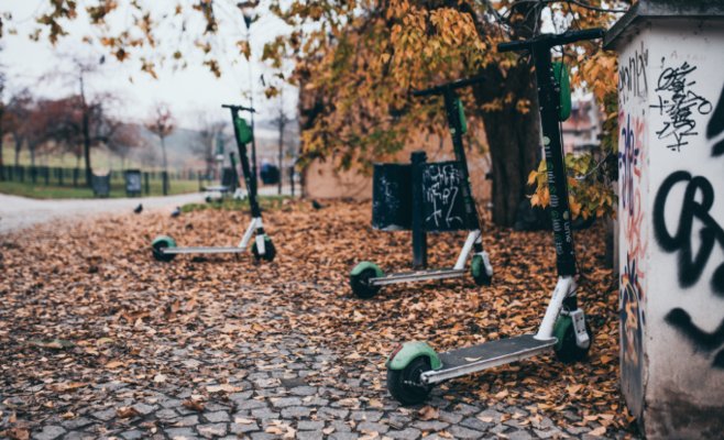 Компании готовы соблюдать запрет на электросамокаты в Праге: Bolt уже убрал их с улиц