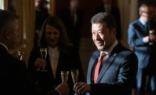 «Будьте счастливы и оптимистичны». Окамура в новогоднем обращении резко раскритиковал поддержку Украины и борьбу с климатом