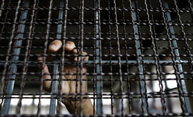 Опрос: большинство чехов требует более жёстких наказаний за коррупцию