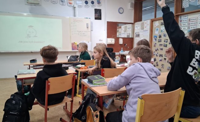 «Ученики не знали, что и для оплаты картой нужны деньги». О финансах можно учить играя