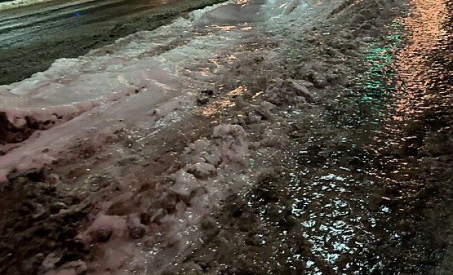 Гололёд парализует транспорт по всей Чехии: аварии, закрытые трассы, задержки поездов и рейсов