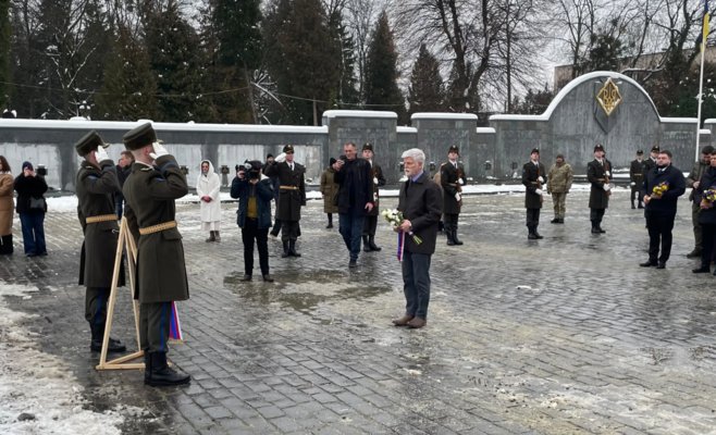 До половины боеприпасов Украины поступает благодаря чешской инициативе, заявил Павел в Киеве