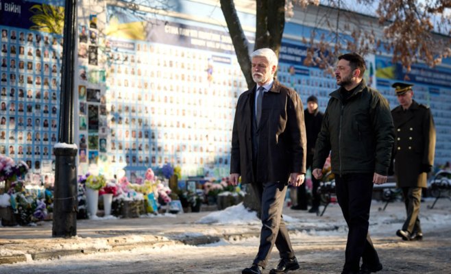 Павел пообещал Украине боевые самолёты, пишет Unian