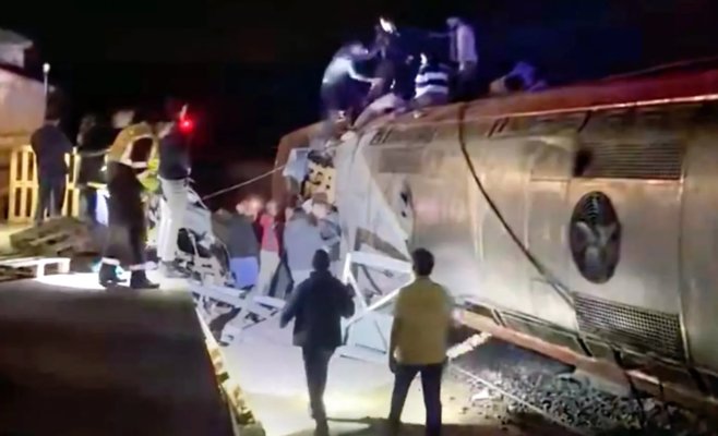 На юге Испании столкнулись высокоскоростные поезда: более 20 погибших