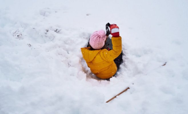 Ученик в Швеции выкопал перед школой снежный тоннель. Снег обрушился — мальчик умер в больнице
