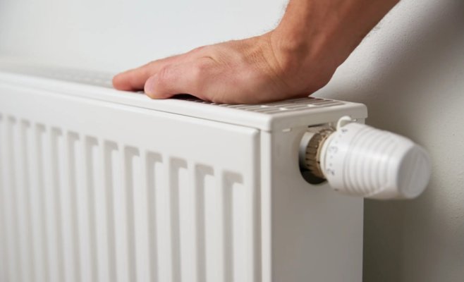 Пожилые всё чаще переезжают жить на дачи. Там, где нет газа, дома отапливают пропаном