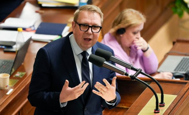 Juchelka: гуманитарную помощь для украинских беженцев не отменят, но пересмотрят