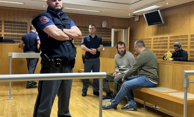 Иностранца, который после убийства в Праге сбежал с принудительного лечения, суд отправил в тюрьму. Затем его депортируют