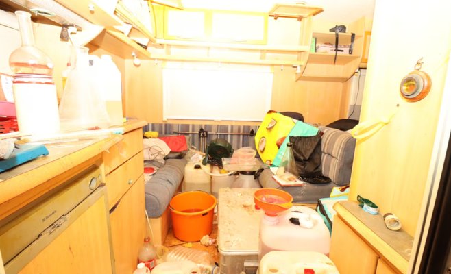 Таможенники во время рейда нашли наркотики, украденные электровелосипеды на миллион и стреляющую ручку