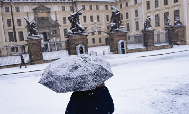 Метеорологи обновили предупреждение о снегопаде: под угрозой теперь и окрестности Праги