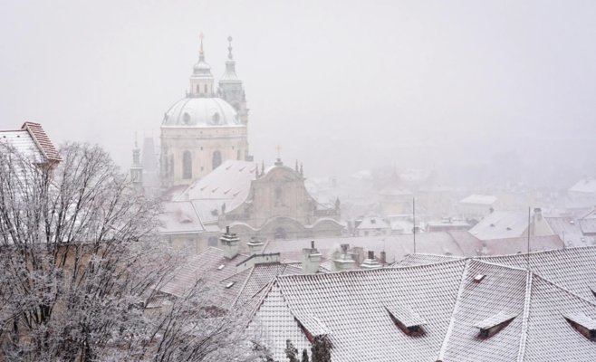 Метеорологи обновили предупреждение о снегопаде: под угрозой теперь и окрестности Праги