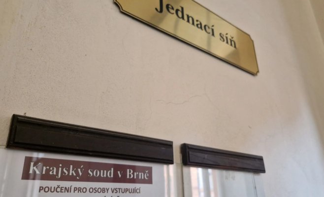 Педофил из Брно содержал двенадцатилетнего мальчика, другого девятилетнего изнасиловал. Получил восемь лет