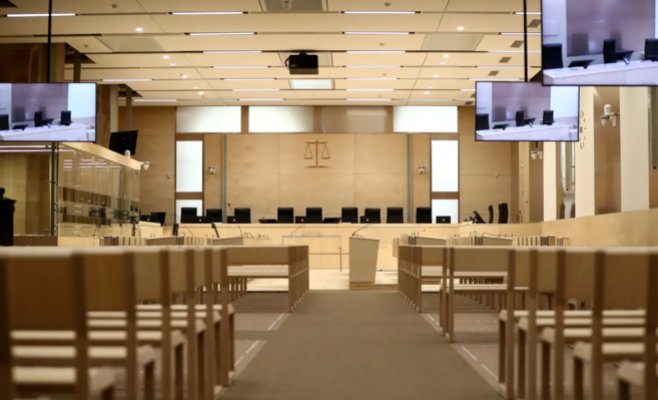 Десять мужчин, включая отца, изнасиловали пятилетнего ребёнка во Франции