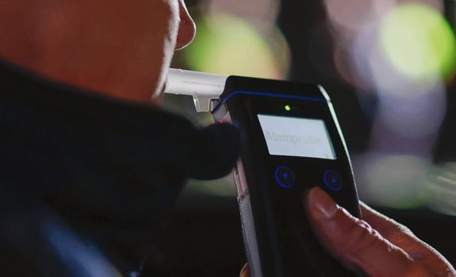 Пьяный велосипедист катался по Пльзени — алкотестер показал почти три промилле