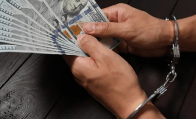 По-прежнему ниже среднего по ЕС, но лучшая в Вышеградской четвёрке: Чехия улучшила позиции в рейтинге восприятия коррупции