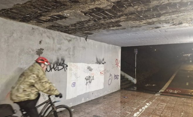 Подземный переход в пражских Модржанах в катастрофическом состоянии — местные жители боятся