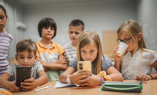 Соцсети как «доза»: что они делают с мозгом ребёнка