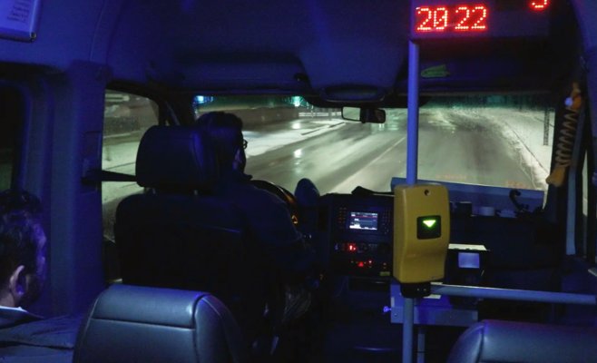 Почти как такси, но по цене проездного: в Средней Чехии микроавтобусы развозят пассажиров почти до дома