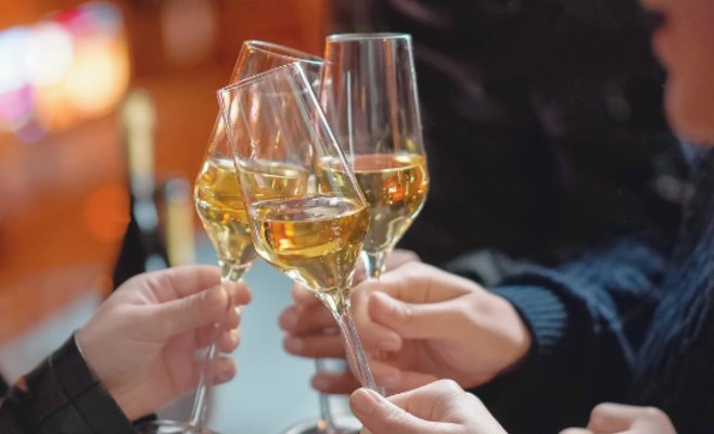 Потребление алкоголя в Чехии снижается. Растет популярность игристых вин, от которых «не кружится голова»