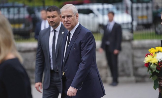 Бывший принц Эндрю отправлял Эпштейну рождественские открытки с фотографиями своих дочерей