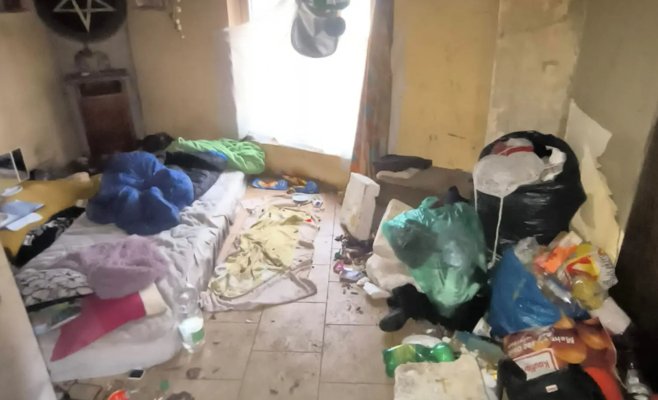 Разыскиваемый рецидивист скрывался с женой в заброшенном доме в Злинском крае, чтобы избежать тюрьмы