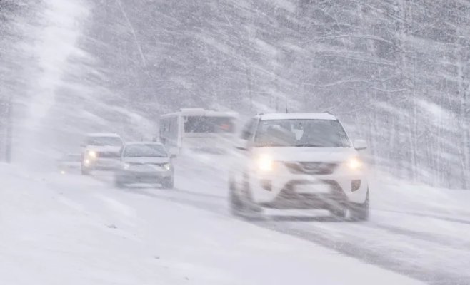 Осторожно на дорогах: на юг Чехии надвигается сильный снегопад
