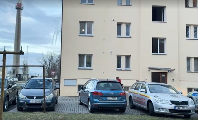 В квартире в районе Нимбурка обнаружены тела двух человек