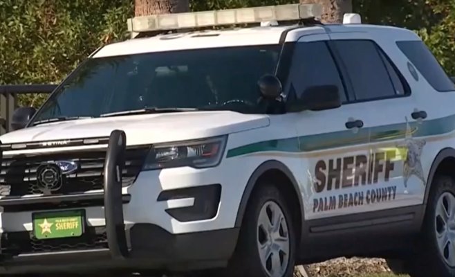 Молодой мужчина, застреленный у резиденции Трампа, был одержим делом Эпштейна