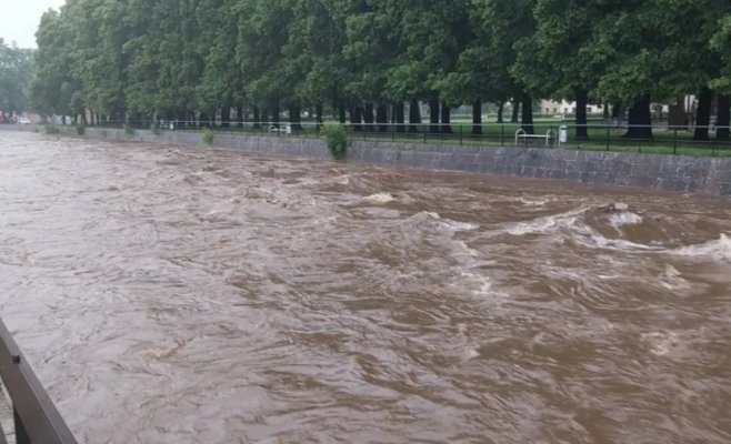 Угроза наводнений в Чехии: реки Сазава и Свратка достигли уровня тревоги, в ряде регионов объявлена повышенная готовность