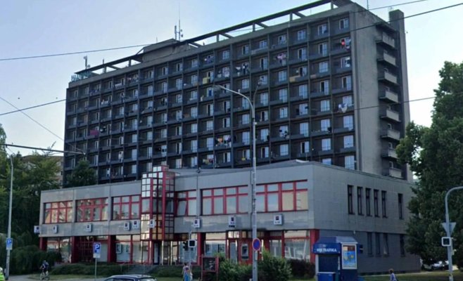 Прорыв: страшное общежитие в Остраве перестроят в 200 квартир для молодежи и пенсионеров. Владелец договорился с мэрией