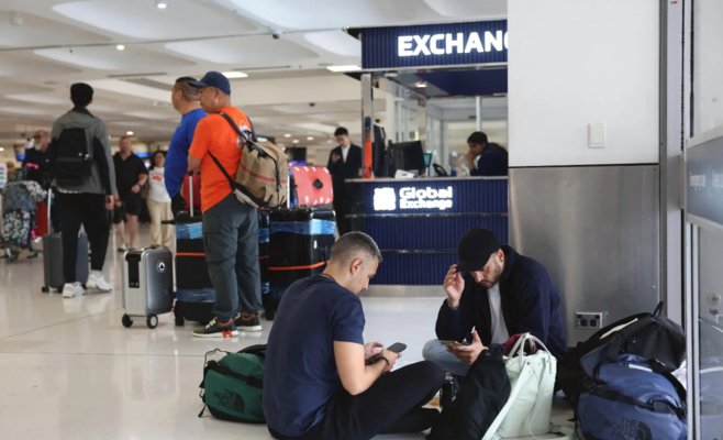 Хаос из-за Ирана: туристы по всему миру гадают, как вернуться домой