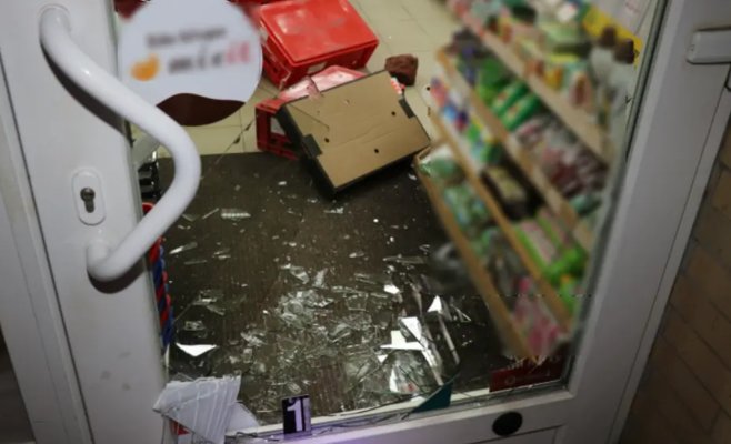 Супруги ограбили магазин в Пльзене посреди ночи, оставив дома двух спящих малышей