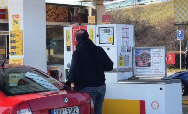 Иранский кризис бьет по ценам на топливо слабее, чем начало конфликта в Украине. В чем причина?