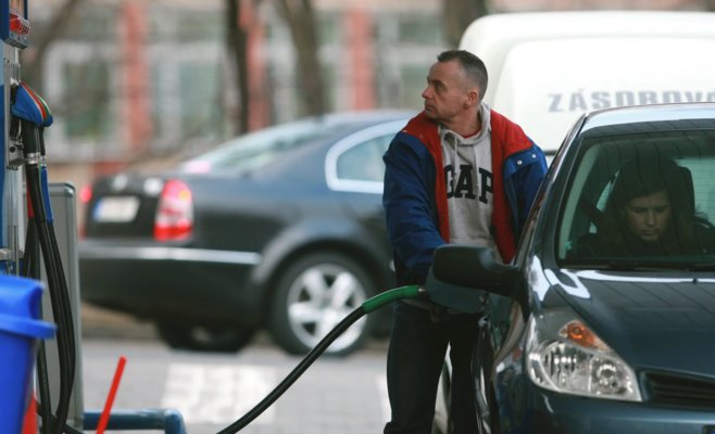 Топливный кризис в Чехии: дизель подорожал на 9 крон, бензин — на 4 кроны