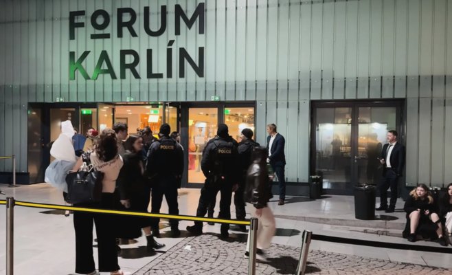 Массовая драка на выпускном будущих полицейских в Праге: взрослые сцепились из-за футбола