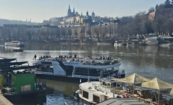 Цены на нефть продолжают стремительно расти