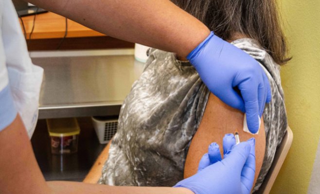 Прививка от столбняка обязательна: как проверить срок ее действия и кому грозит штраф