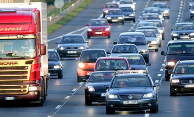 Нагрузка на чешские автомагистрали растет: самый загруженный участок находится на окраине Праги