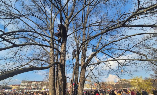 «Мы уже здесь!»: на пражскую Летну стекаются толпы людей