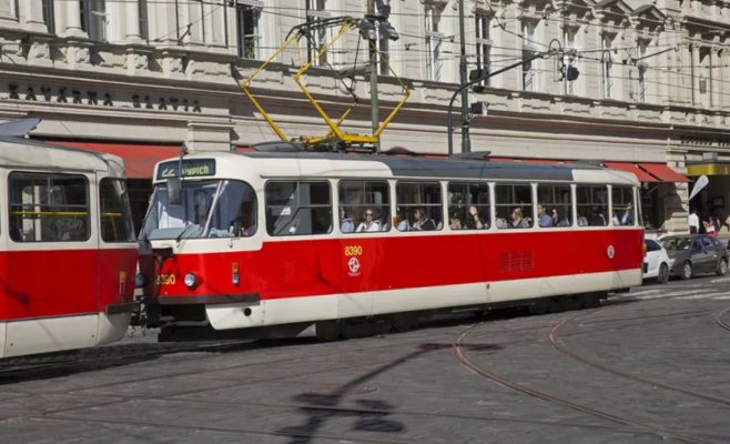 Ремонт путей у Пражского Града на четыре месяца изменит маршруты трамваев и автомобилей