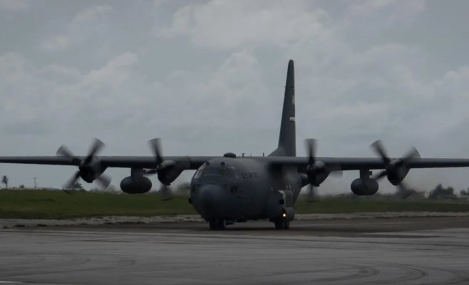 В Колумбии разбился самолет с более чем сотней военных на борту