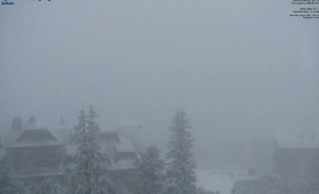 На востоке Чехии выпало более 15 сантиметров снега